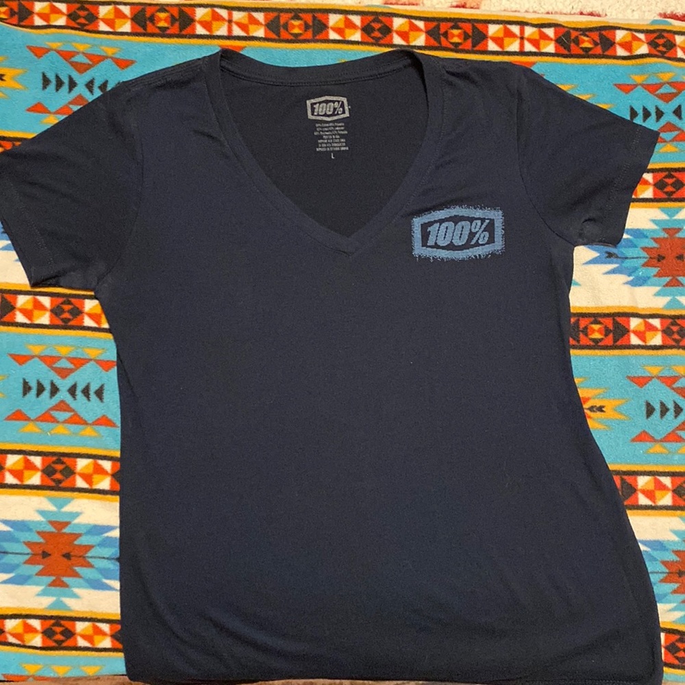 100% navy blue T-shirt
